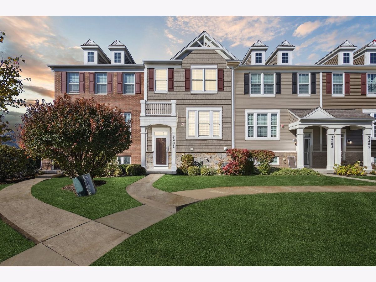 Townhomes & Homes Sold Regency At The Glen Glenview Illinois, 3281 Coral