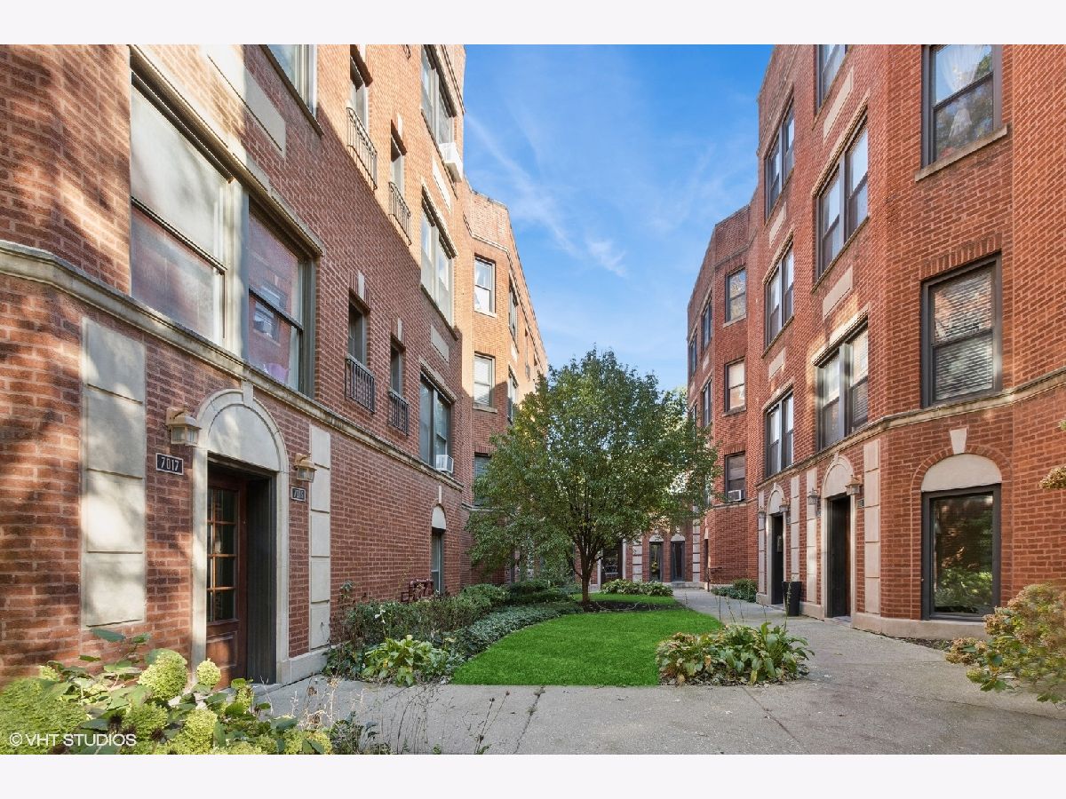 Condos & Townhomes & Homes Sold Rogers Park Chicago Illinois, 7015 Wolcott