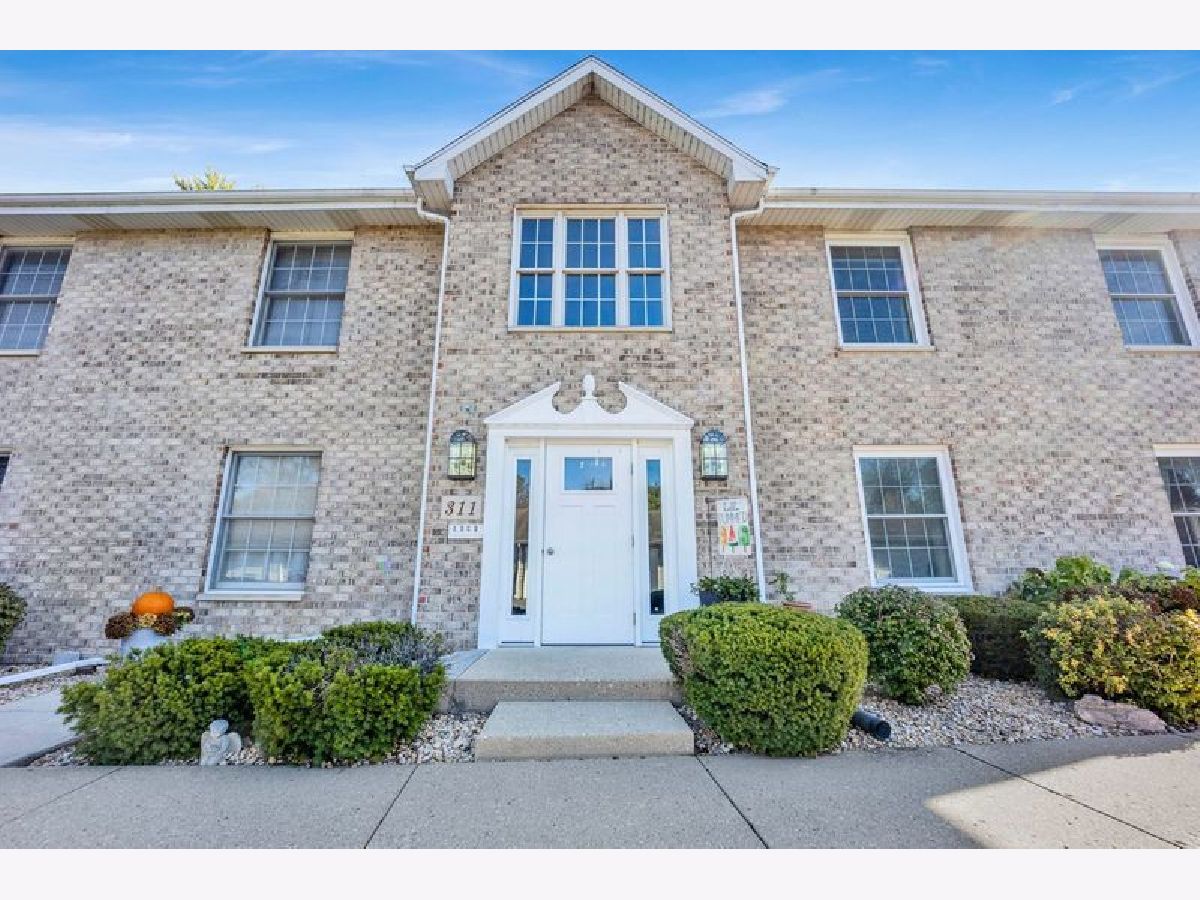 Condominiums Sold Stonegate Of Valley Creek Elgin Illinois, 311 Airlite