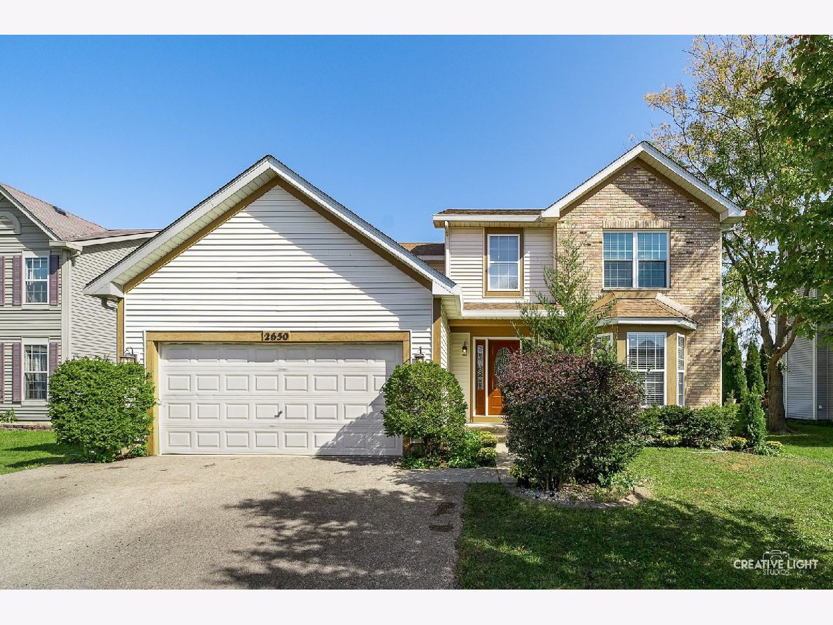 Townhomes & Homes Sold Lakewood Creek Montgomery Illinois, 2650 Caliendo