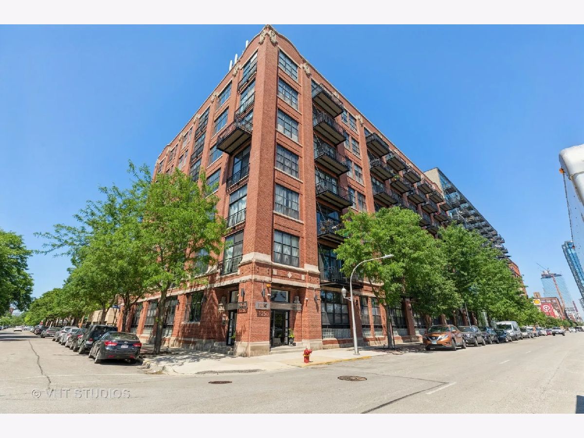 Condominiums Rented Vanguard Lofts Chicago Illinois, 1250 Van Buren