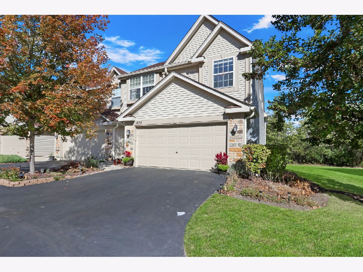 Townhomes Sold Maplewood Court Grayslake Illinois, 1875 Maplewood