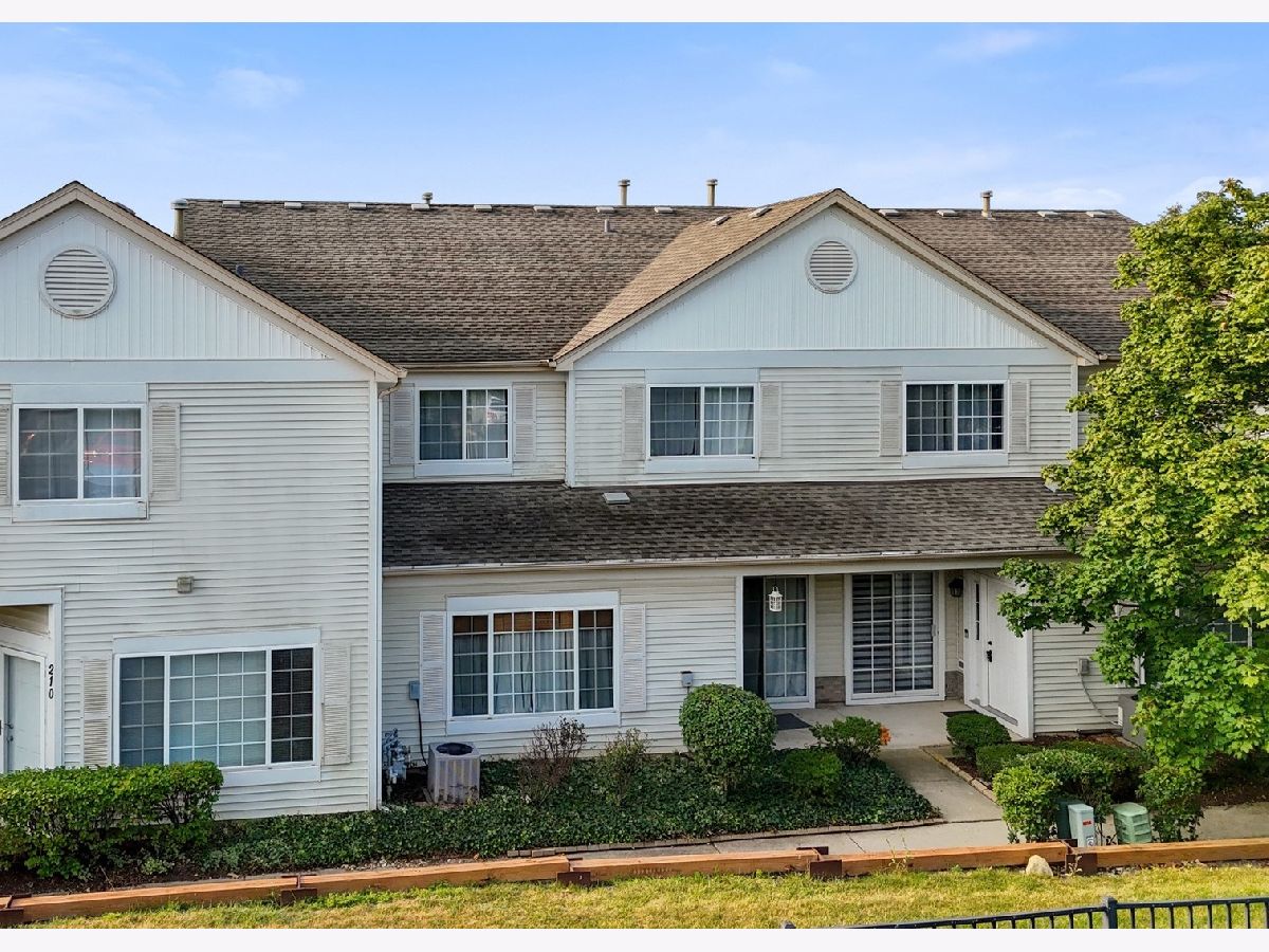 Townhomes & Condos Rented Heather Glen Aurora Illinois, 222 Heather Glen