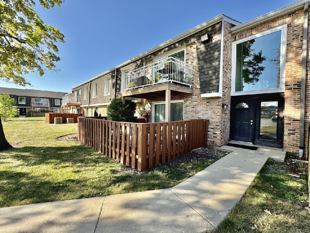 Condominiums Sold Kings Walk Rolling Meadows Illinois, 4613 Kings Walk
