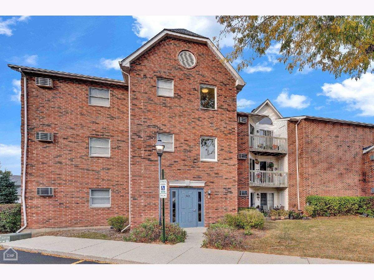Condominiums Sold Prairie Point Lake In The Hills Illinois, 1333 Cunat