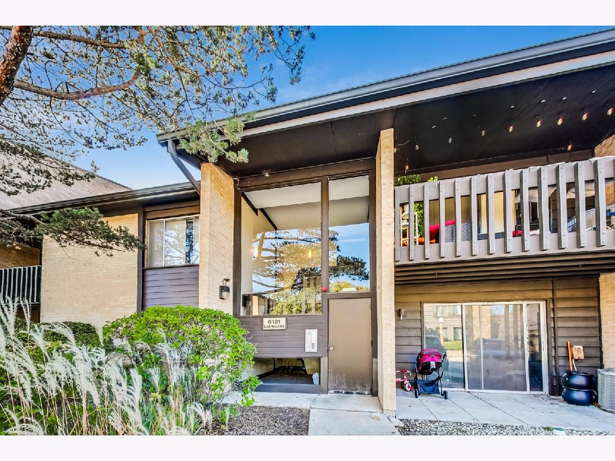 Condominiums Sold The Knolls Willowbrook Illinois, 6181 Knoll Wood