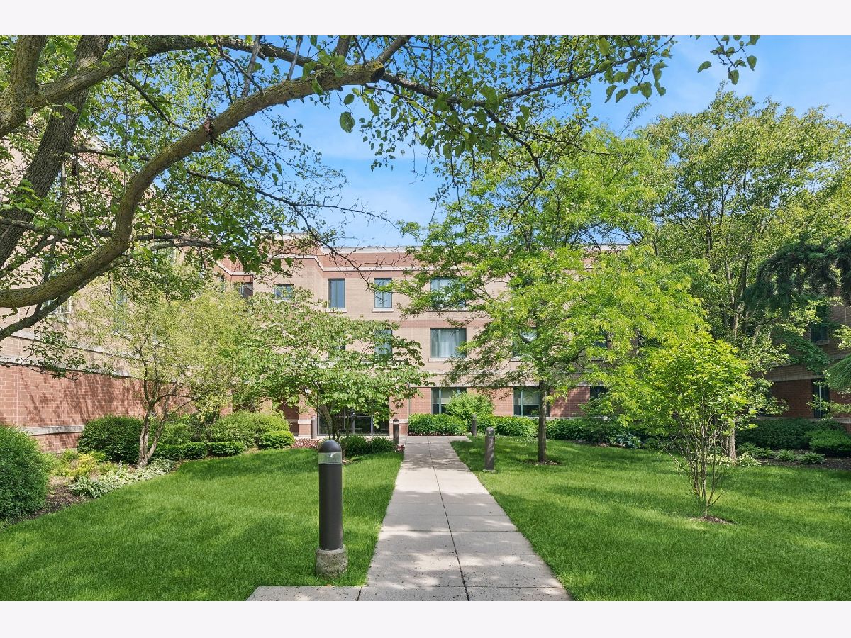 Homes & Condominiums Sold Sunset Park Highland Park Illinois, 891 Central