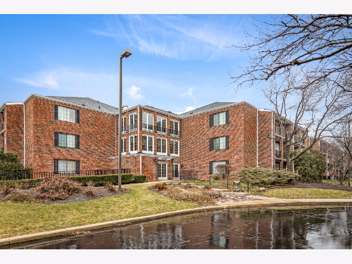 Condominiums Rented Park Orleans Elk Grove Village Illinois, 520 Biesterfield