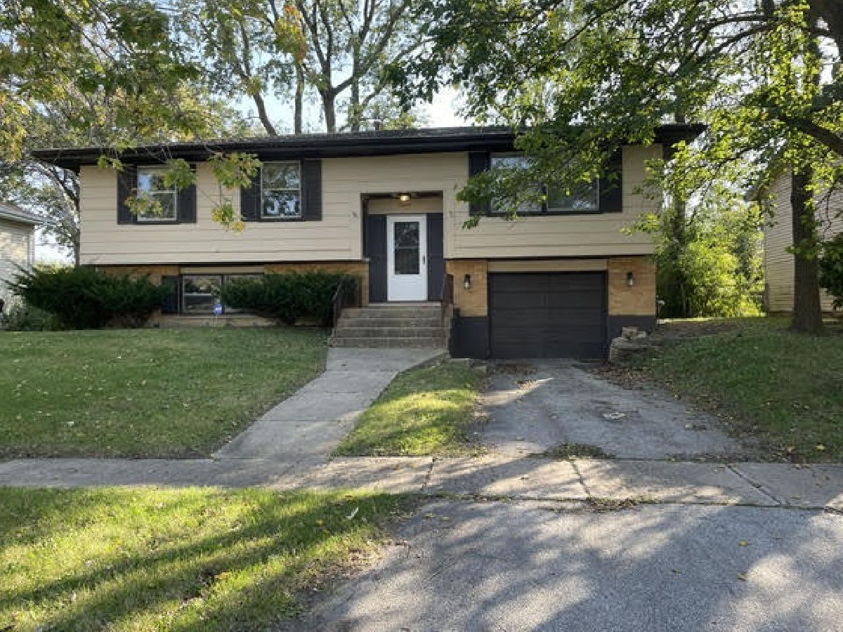  Rented Hazel Crest Illinois, 17003 Pine