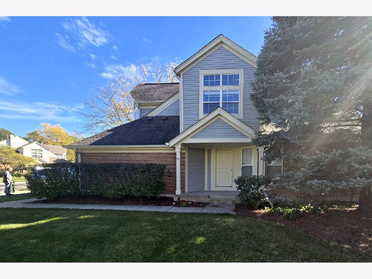Townhomes Sold Fox Hollow South Elgin Illinois, 60 Ione