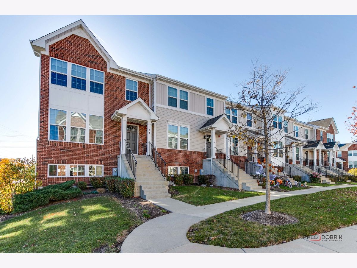 Condos & Townhomes Sold Buckingham Place Des Plaines Illinois, 83 Nicholas