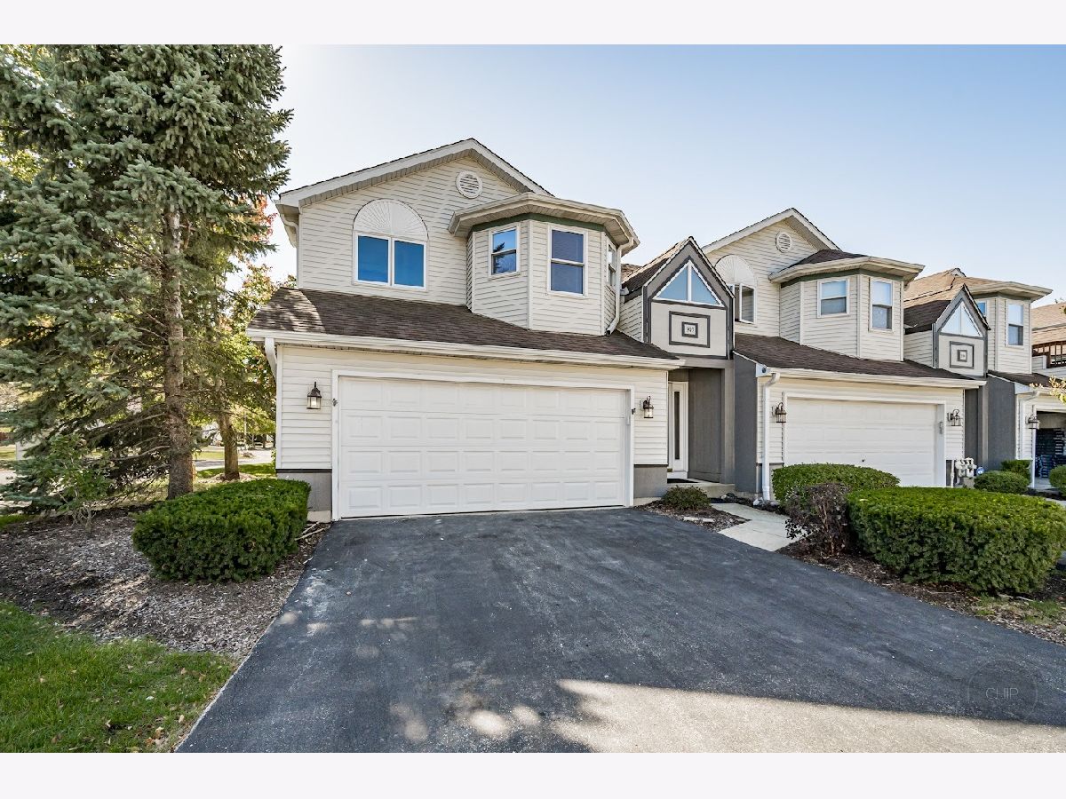 Townhomes Sold Chanticleer Bolingbrook Illinois, 392 Inner Circle