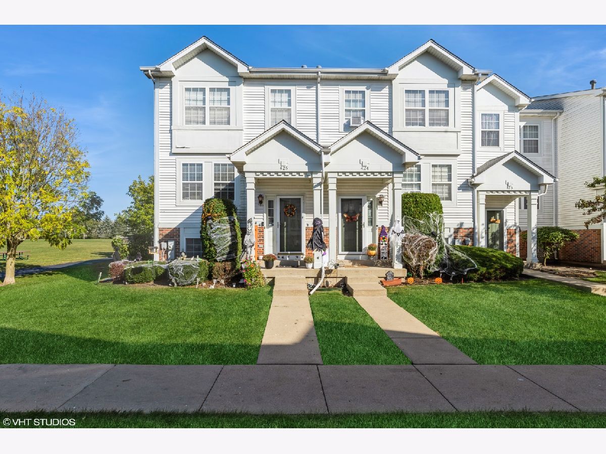 Townhomes & Condos & Homes Sold Cranberry Lake Hainesville Illinois, 425 Holiday