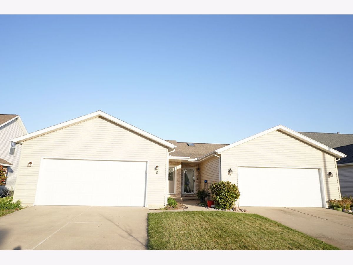 Homes & Condos & Townhomes Sold Old Farm Lakes Bloomington Illinois, 8 Rock Garden