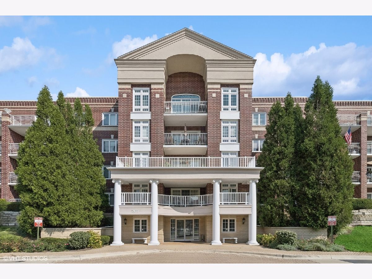 Condominiums Sold Renaissance Niles Illinois, 7011 Touhy