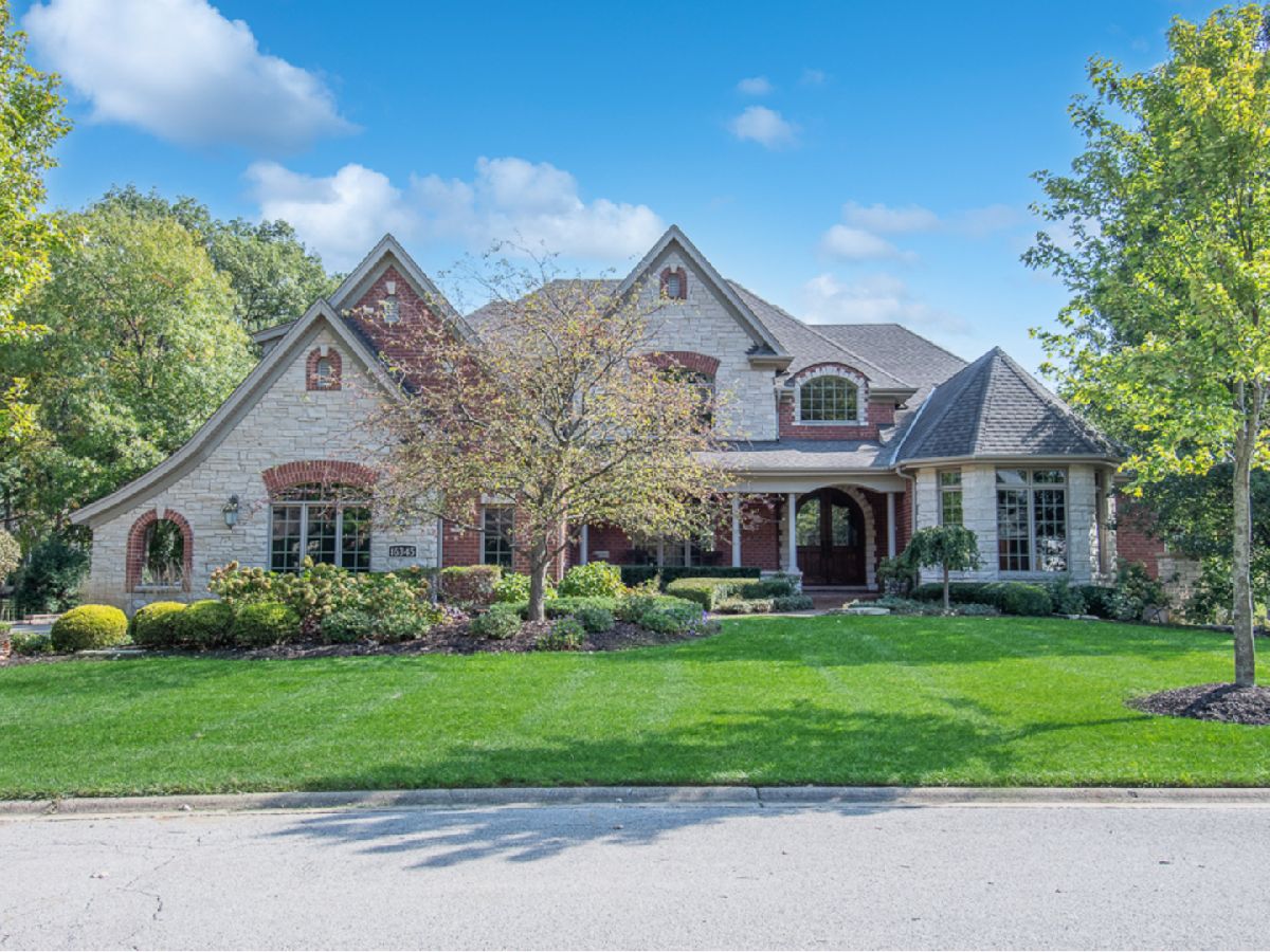 Townhomes & Homes Sold Stonebridge Woods Homer Glen Illinois, 16345 Pine Hill