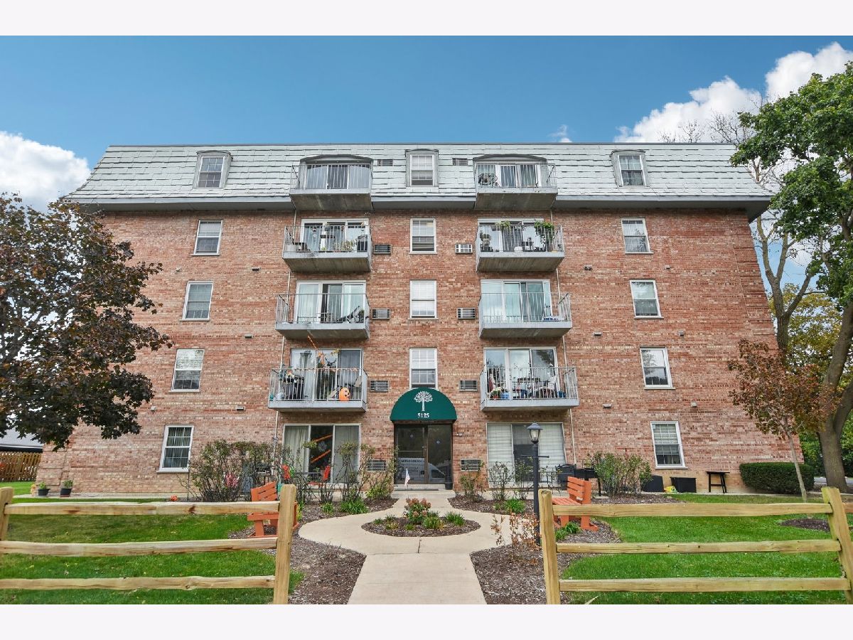 Condominiums & Homes Sold Maple Grove Downers Grove Illinois, 5125 Blodgett