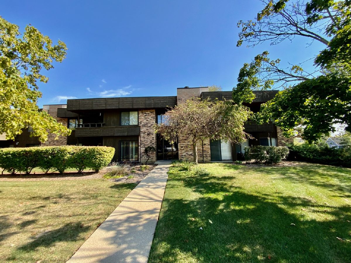 Condominiums Sold Forest Edge Palatine Illinois, 1365 Sterling