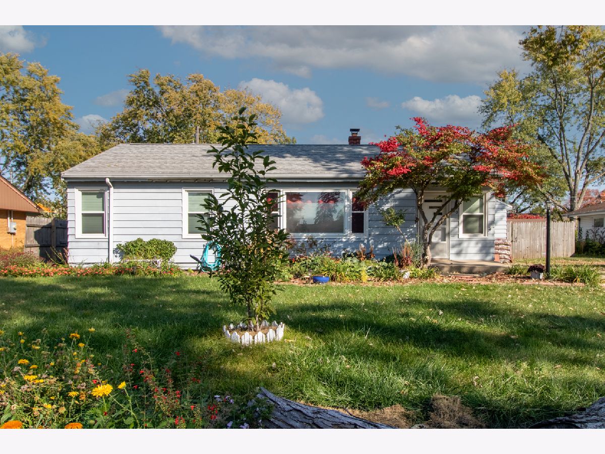 Homes & Condos & Townhomes Sold Town & Country Bloomington Illinois, 920 Vale