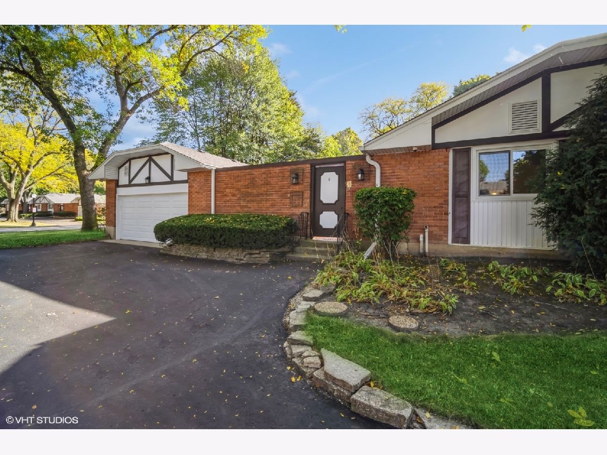 Townhomes & Homes Sold Plum Grove Village Rolling Meadows Illinois, 1 Windermere On Duxbury