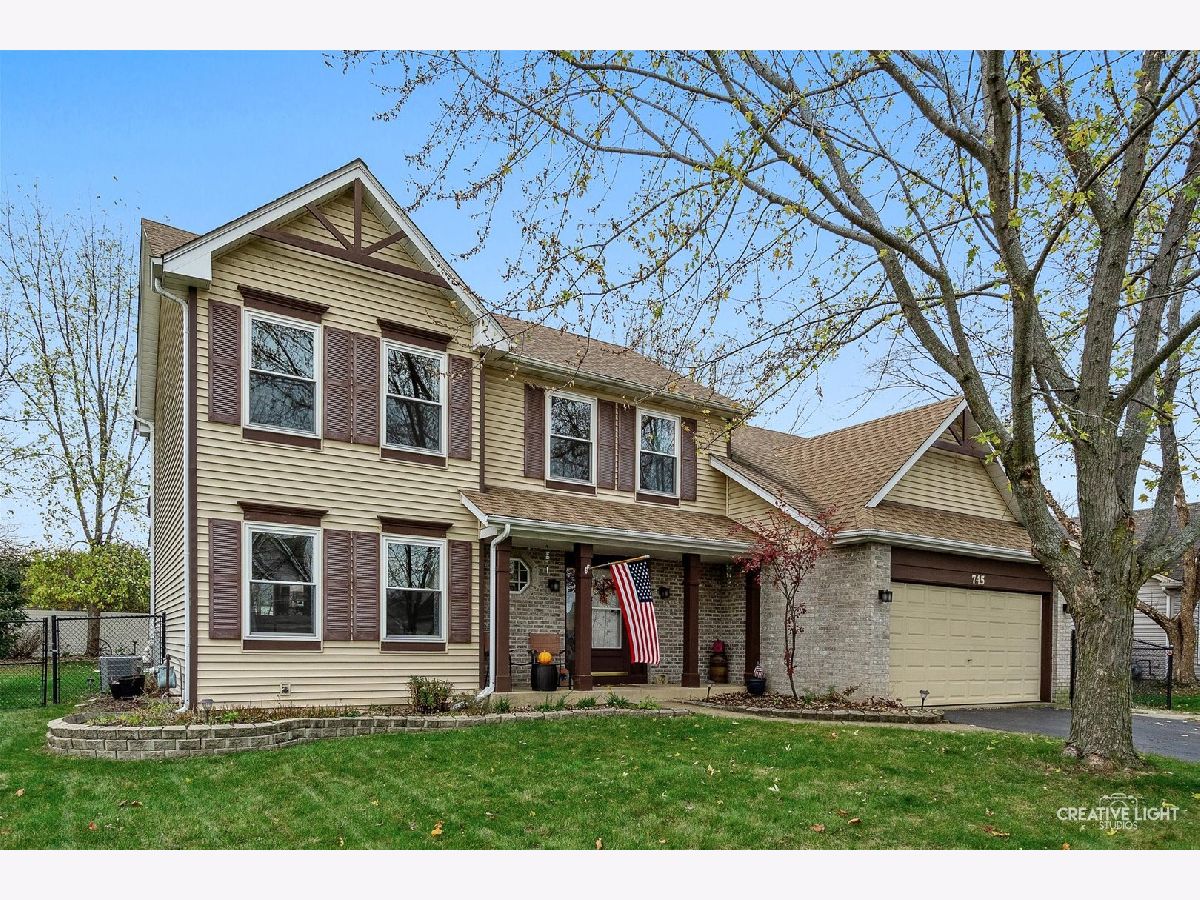 Homes & Condos & Townhomes Sold Lakeview Estates Oswego Illinois, 745 Churchill
