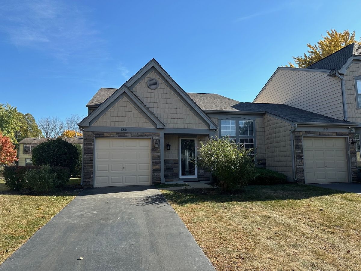 Townhomes & Homes Sold Spinnaker Cove Carol Stream Illinois, 1321 Gloucester