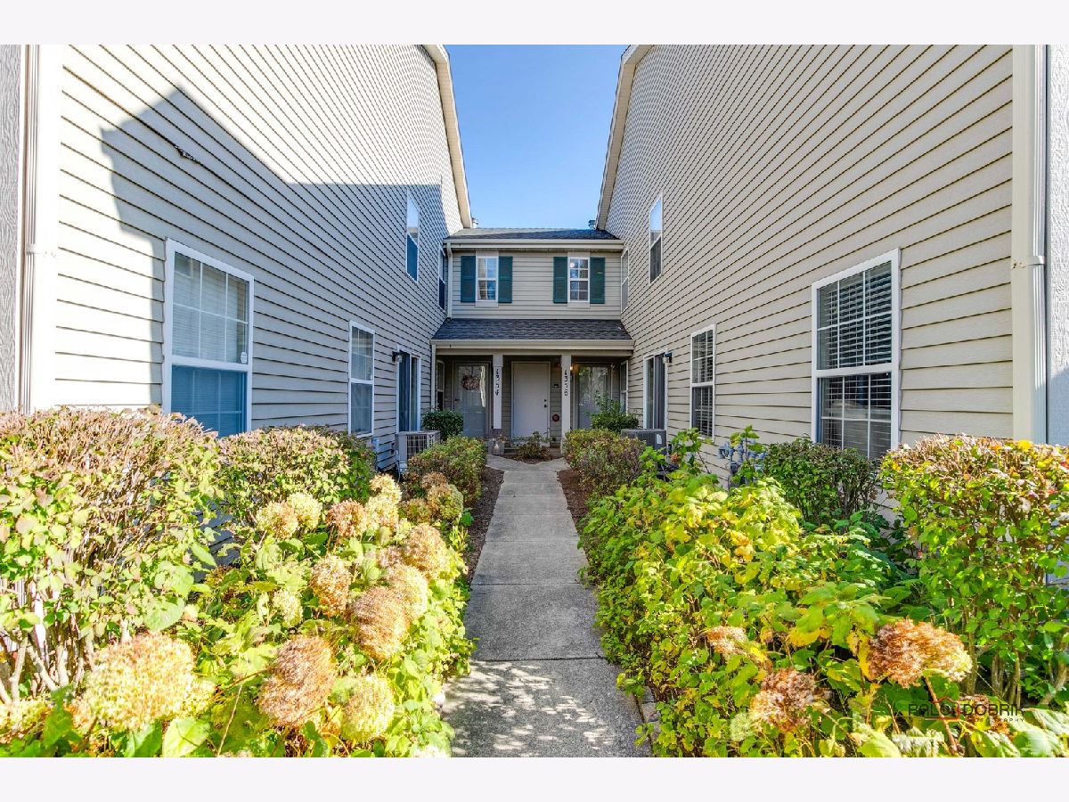 Townhomes & Condos & Homes Sold Lakewood Village Mundelein Illinois, 1356 Orleans