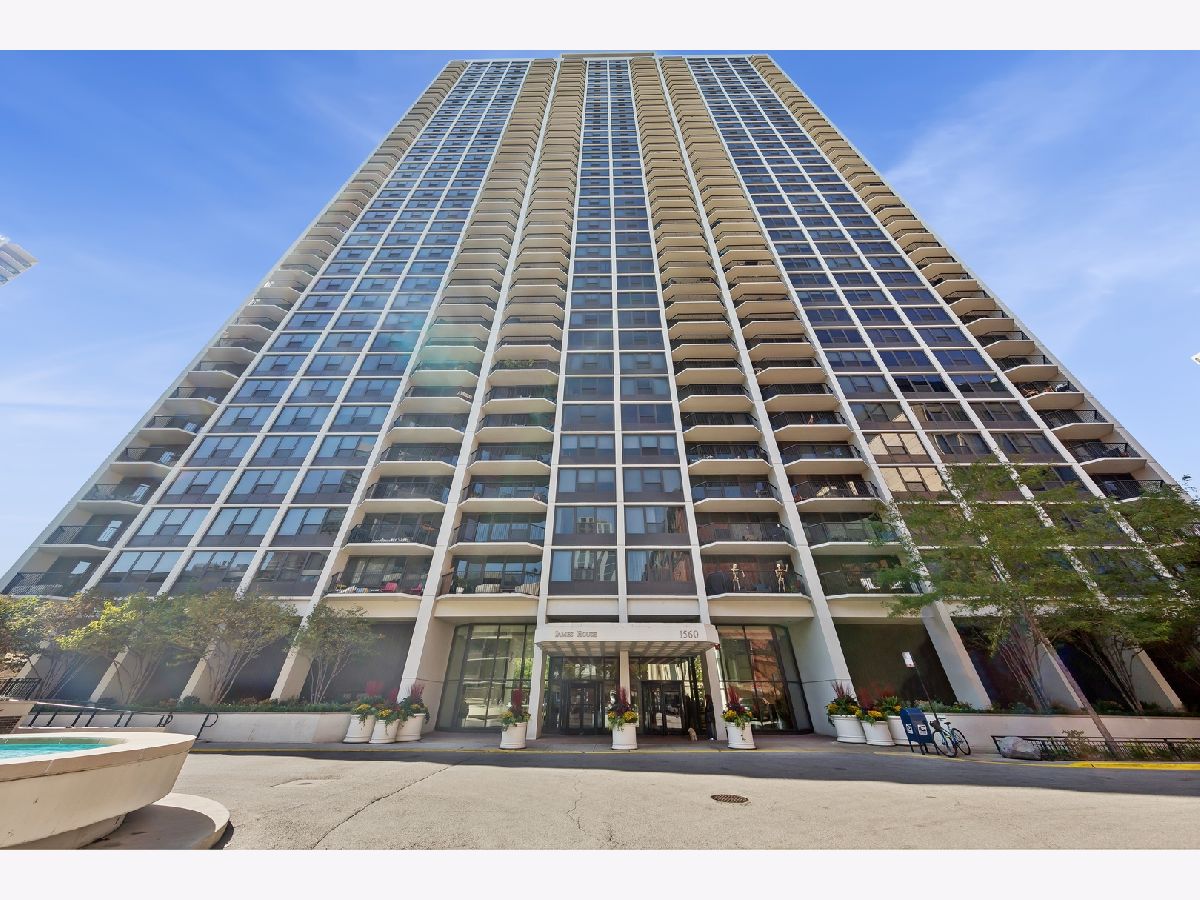 Condominiums Sold James House Chicago Illinois, 1560 Sandburg