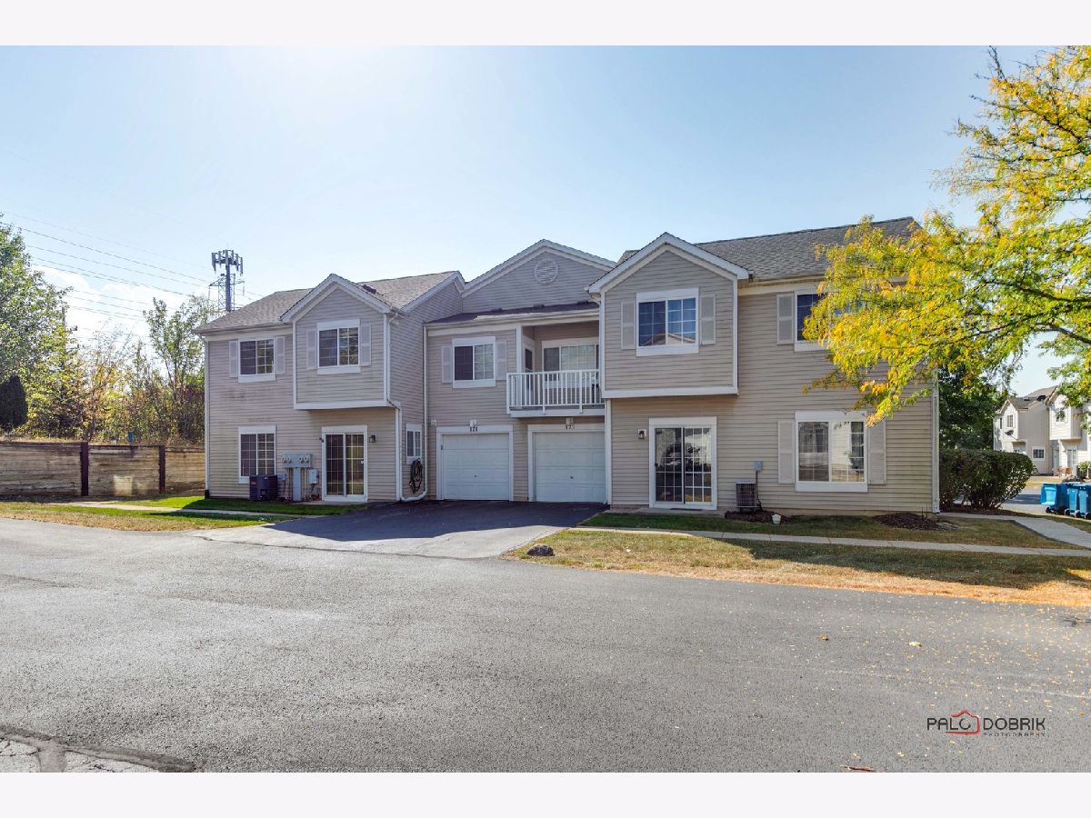 Townhomes & Condos Rented Heather Glen Aurora Illinois, 121 Braxton