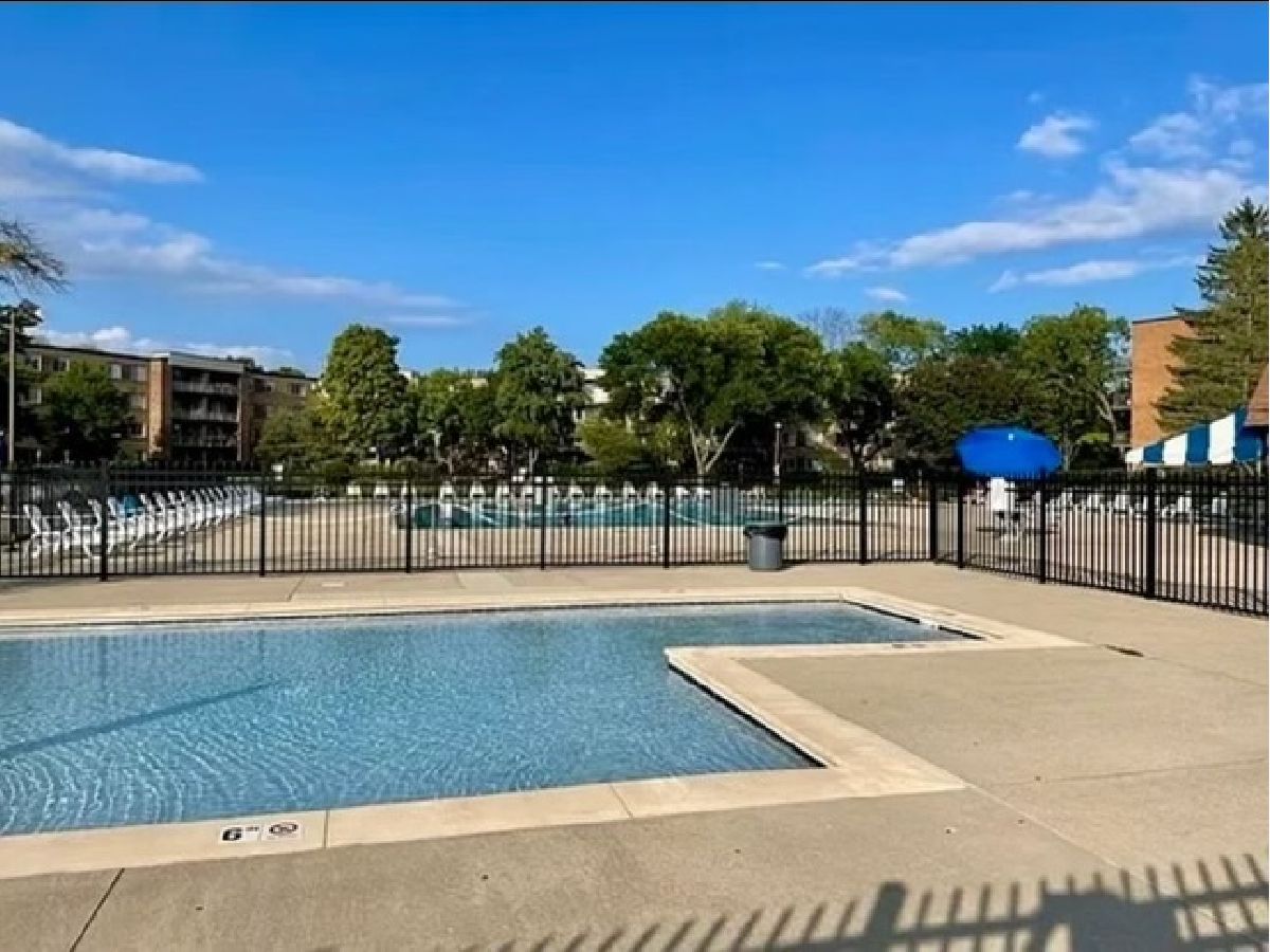 Condominiums Rented Willow Creek Palatine Illinois, 225 Rohlwing