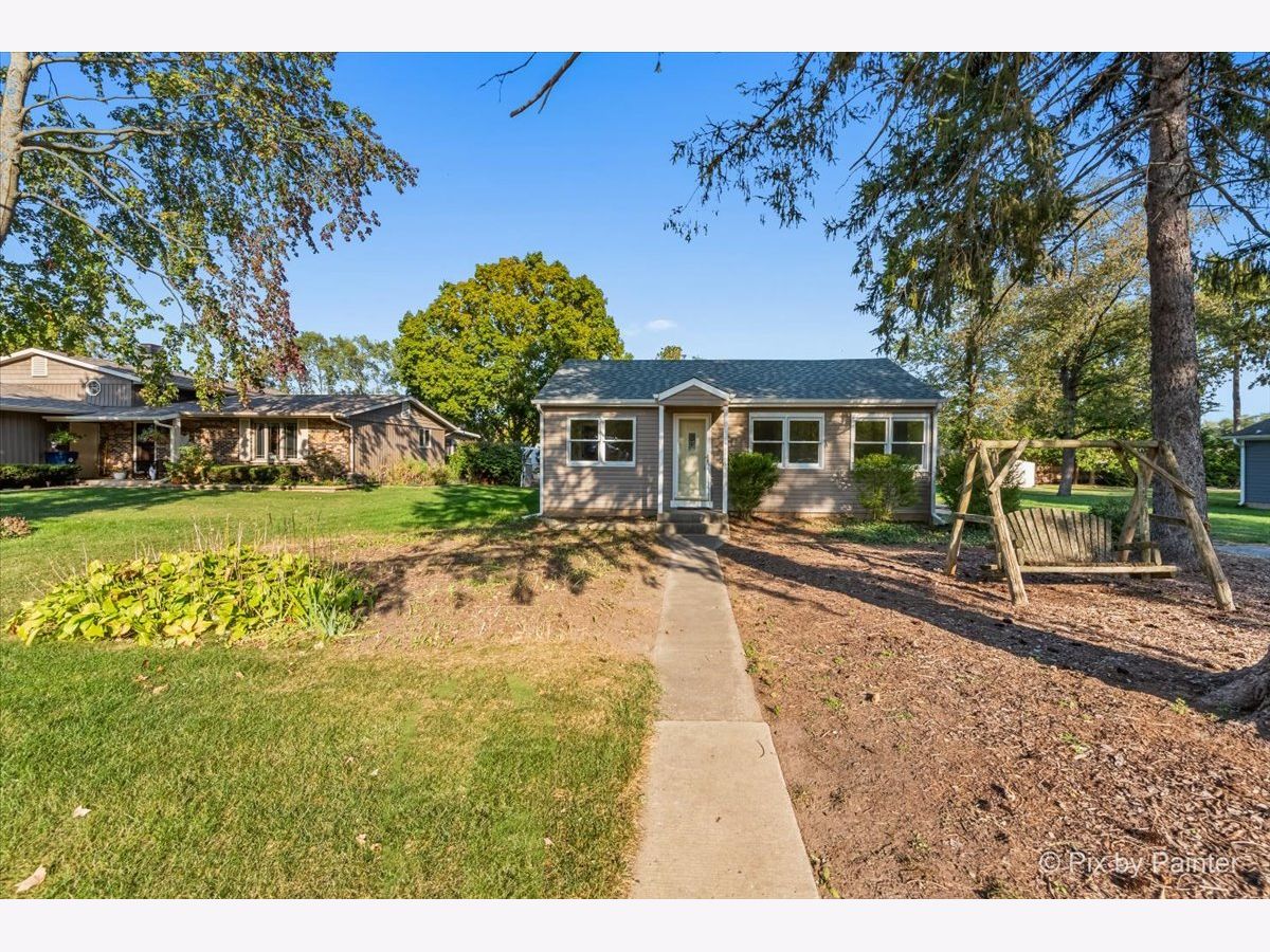 Homes Sold Fox River View Algonquin Illinois, 1221 Merrill