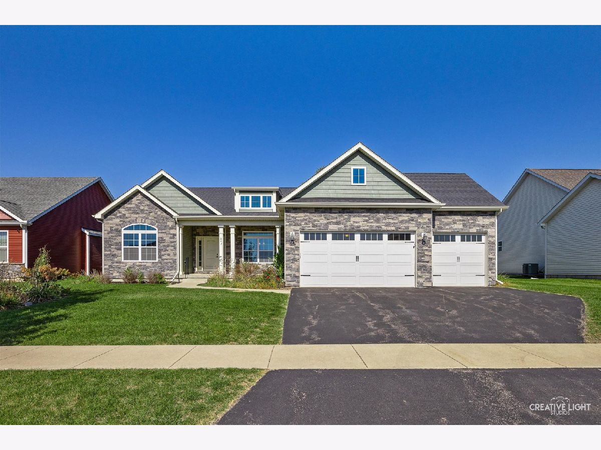 Homes & Townhomes Sold North Grove Crossings Sycamore Illinois, 849 Coventry