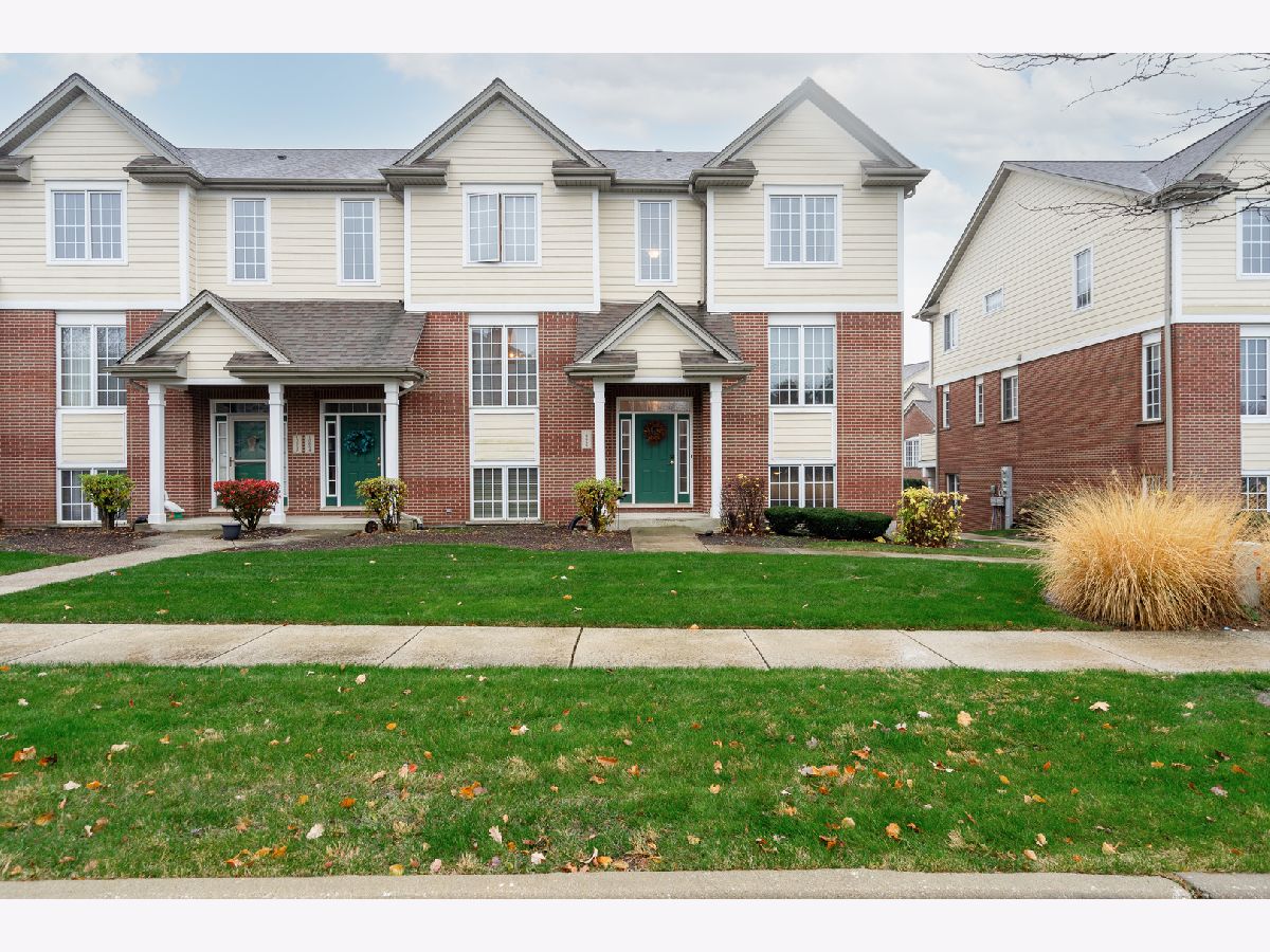 Townhomes & Homes Sold Colette Highlands Orland Park Illinois, 10656 Dani