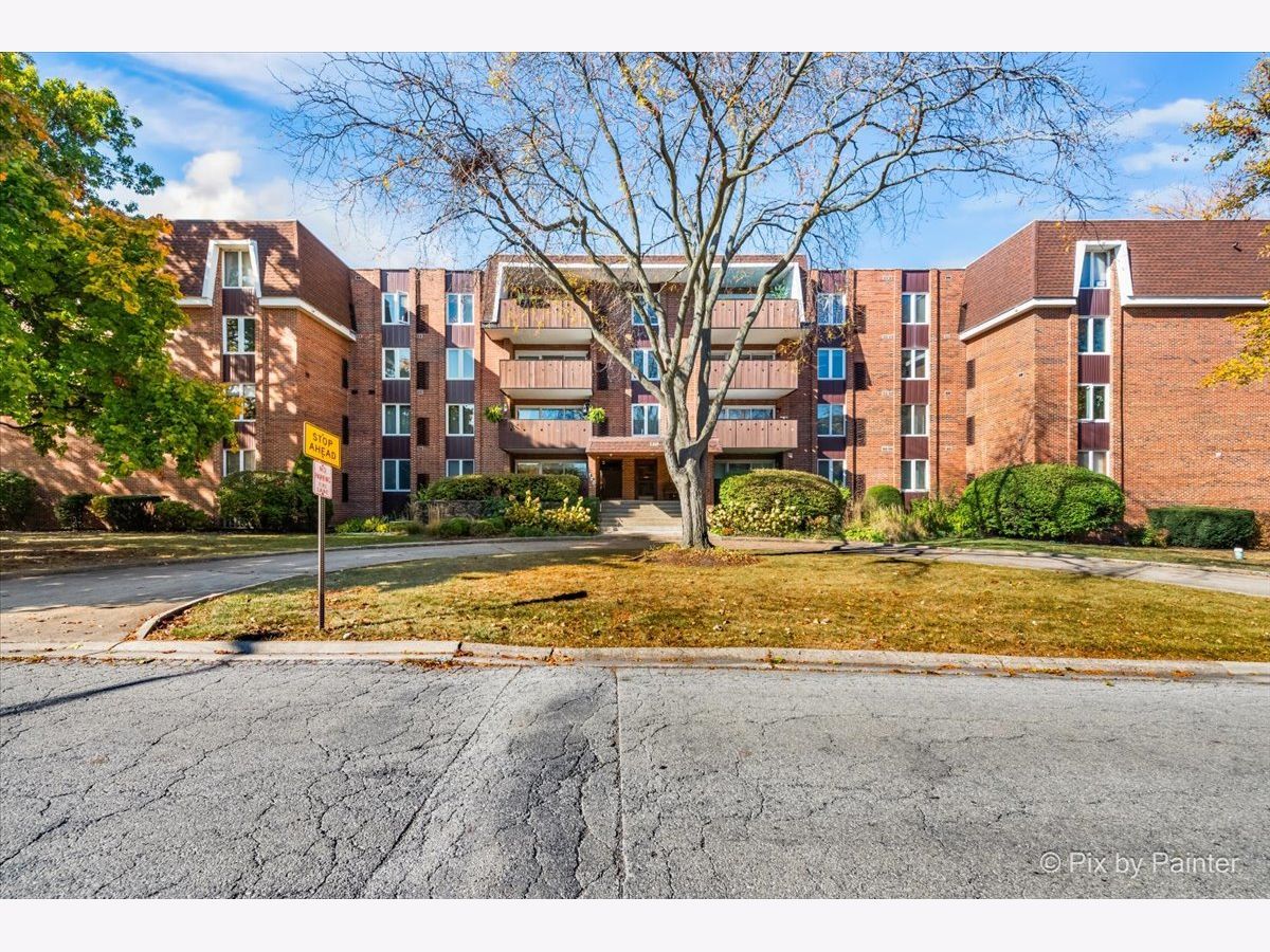 Condominiums Sold Park Royal Wood Dale Illinois, 120 Spruce