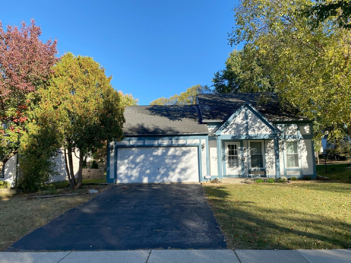 Homes Sold Cedarwood Algonquin Illinois, 1750 Charles
