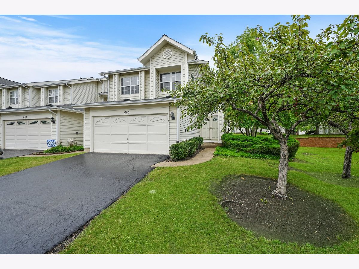 Townhomes & Homes Sold Weathersfield North Schaumburg Illinois, 608 Newbury