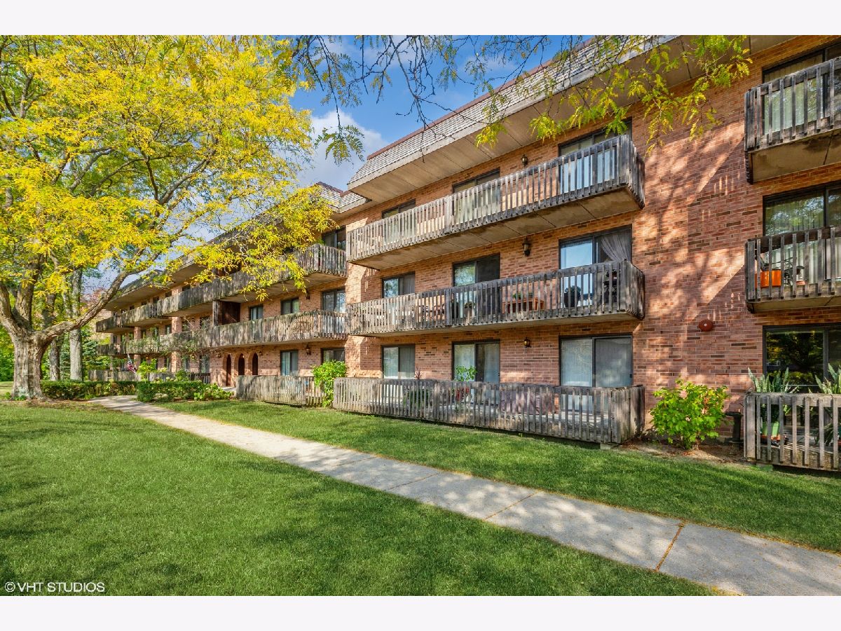 Condominiums & Homes Sold Lake In The Woods Downers Grove Illinois, 444 Redondo