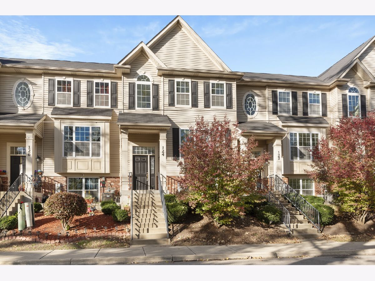 Townhomes Sold River Place South Elgin Illinois, 124 Melrose