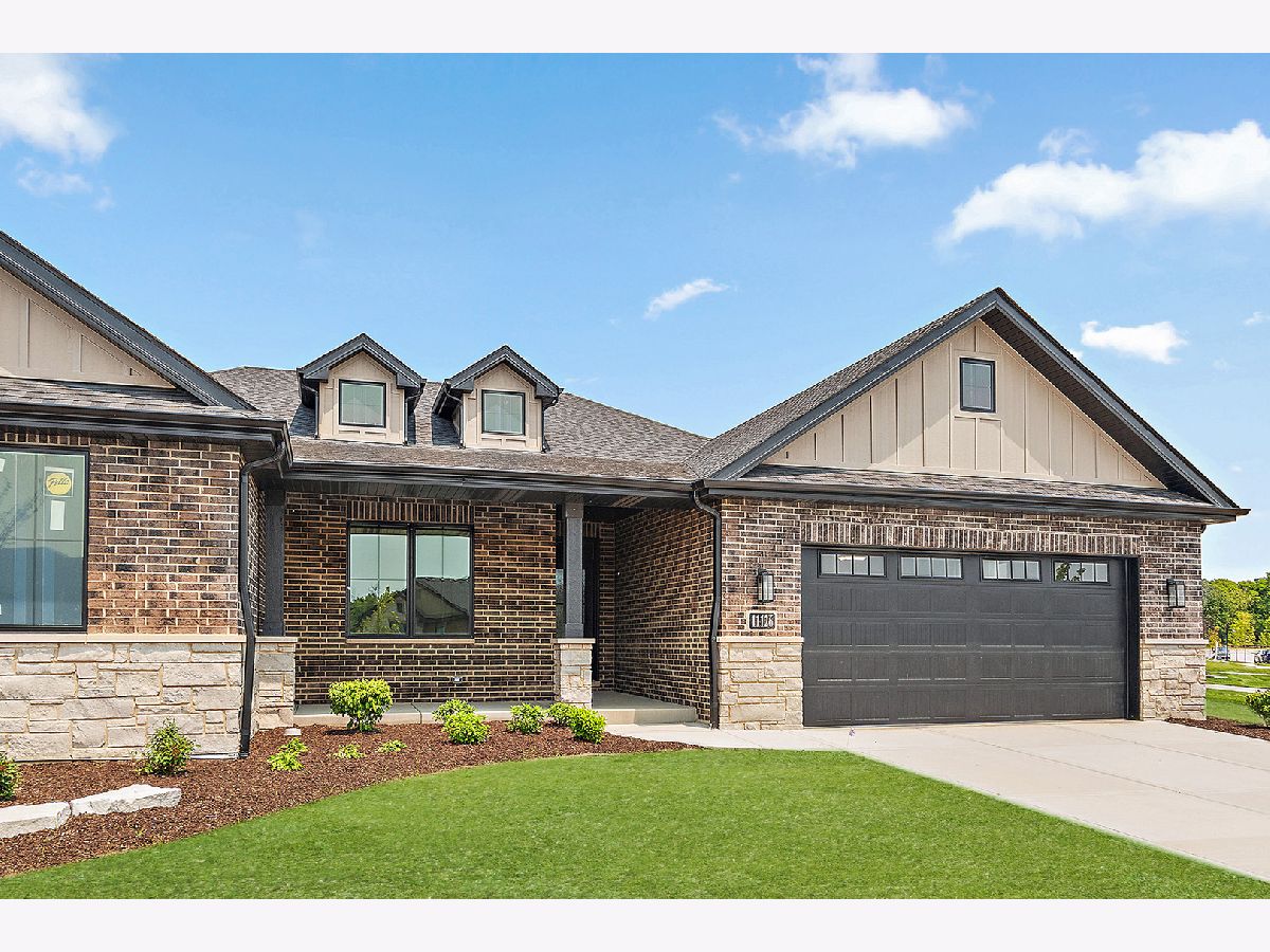 Condos & Townhomes Sold Waterford Pointe Villas Orland Park Illinois, 11126 Lizmore
