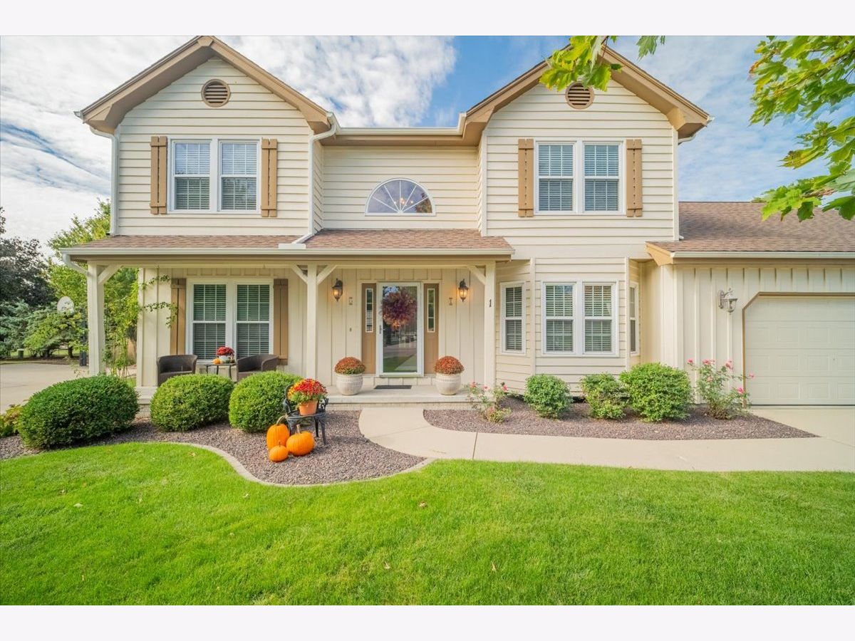 Homes & Condos & Townhomes Sold Northpoint Bloomington Illinois, 1 Cove Pointe