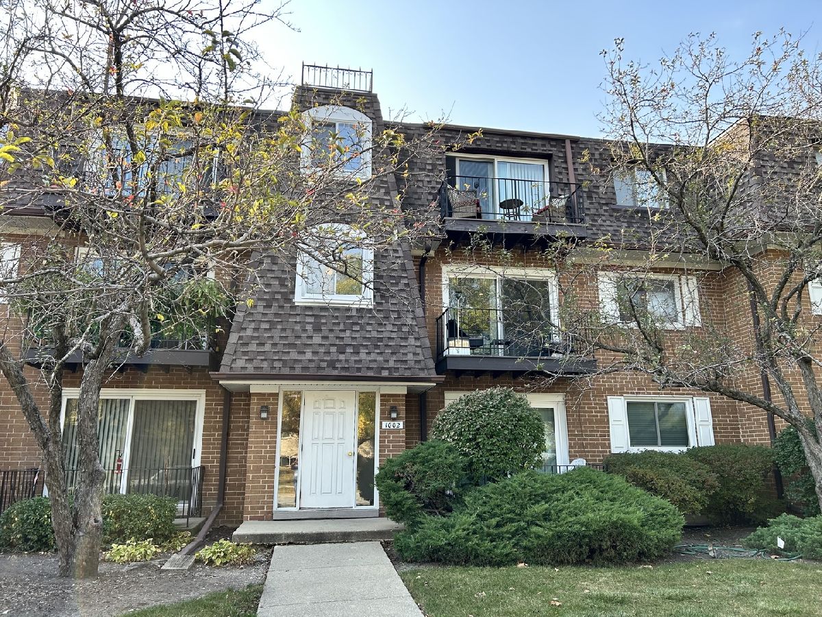 Condominiums Sold Golf Grove Mount Prospect Illinois, 1002 Grove
