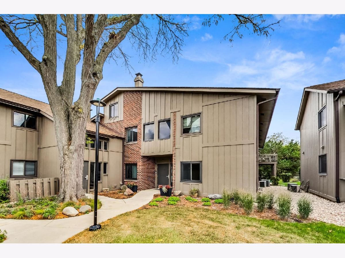 Condos & Townhomes & Homes Sold Emerald Green Warrenville Illinois, 2S601 Enrico Fermi