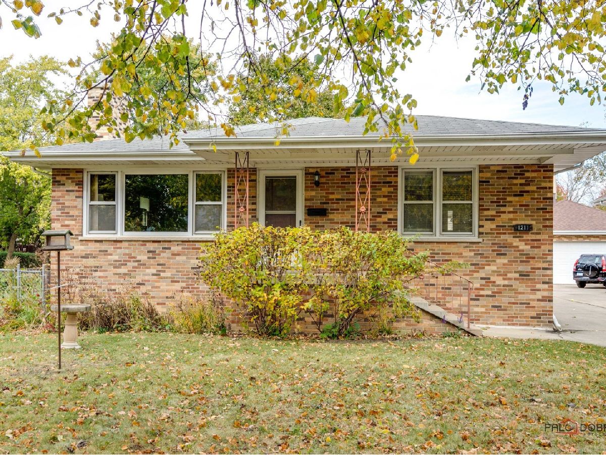 Homes & Condominiums Sold Sunset Park Highland Park Illinois, 1211 Taylor