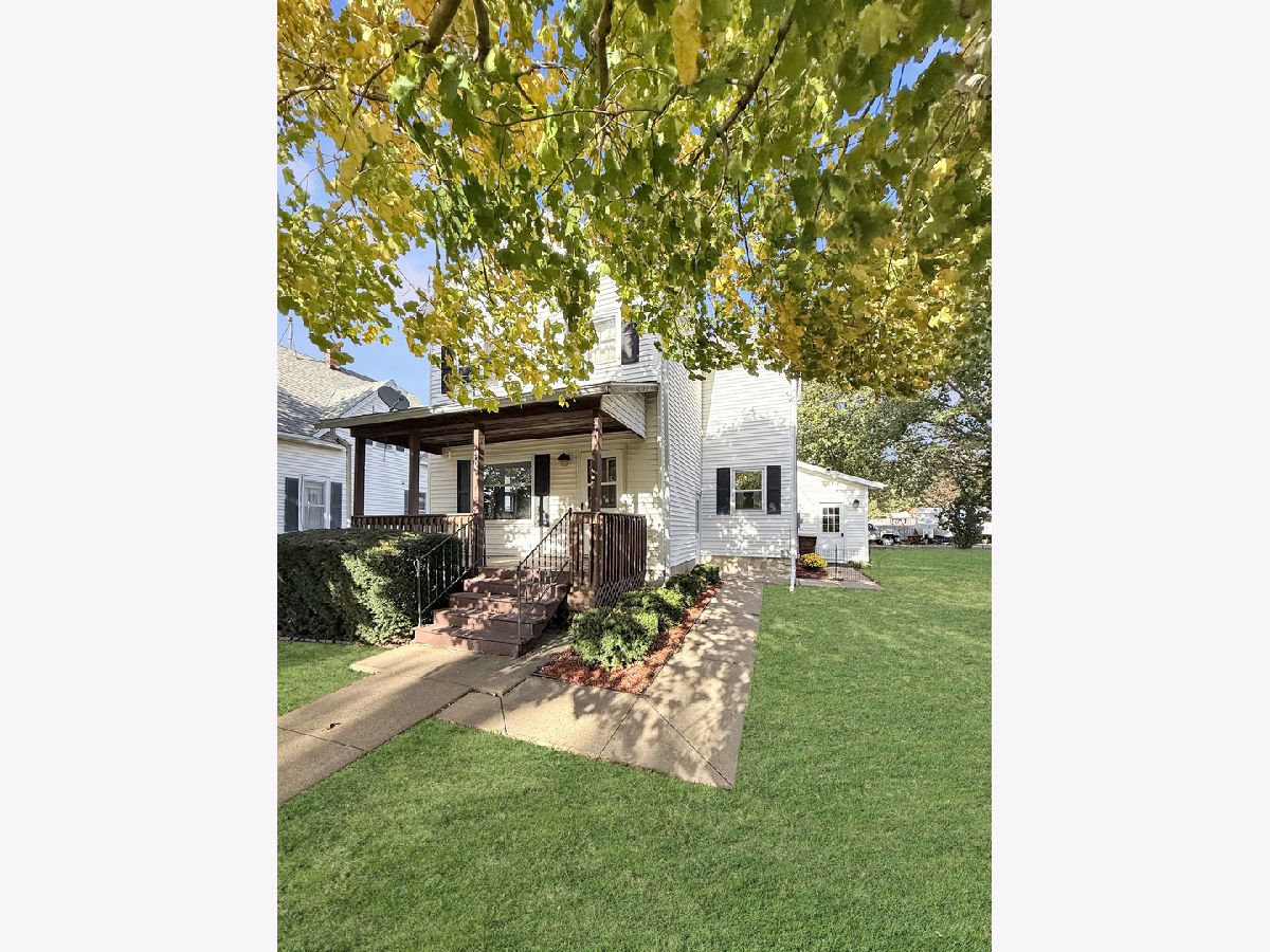  Sold Warren Illinois, 204 Railroad