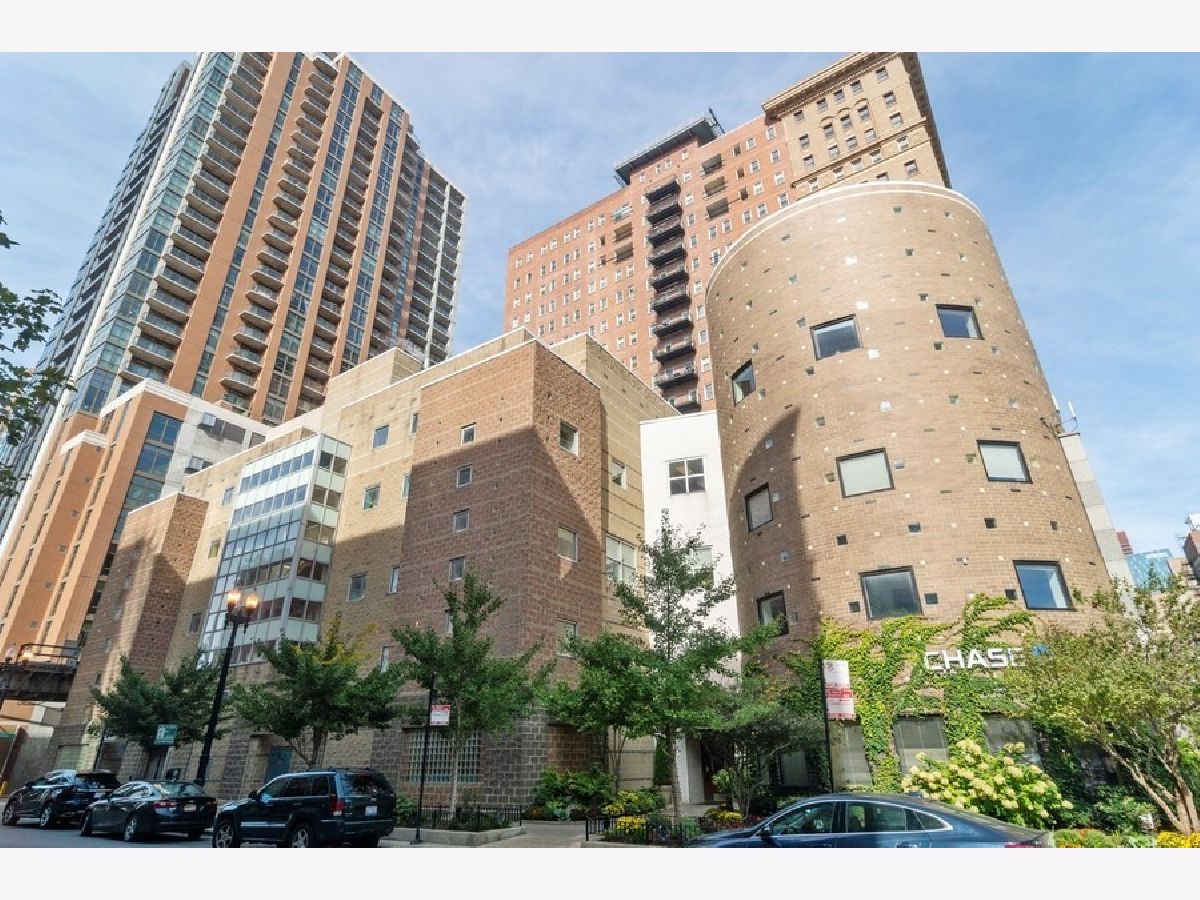 Condominiums Rented Burnham Park Plaza Chicago Illinois, 40 9th