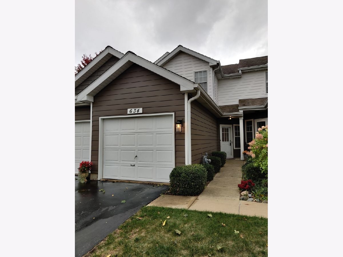 Townhomes Sold Woodhaven Mundelein Illinois, 634 Woodhaven