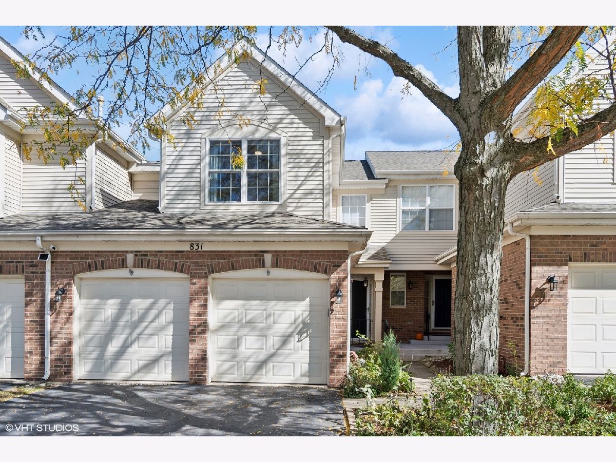 Townhomes Sold Mckenzie Station Lisle Illinois, 831 Mckenzie Station