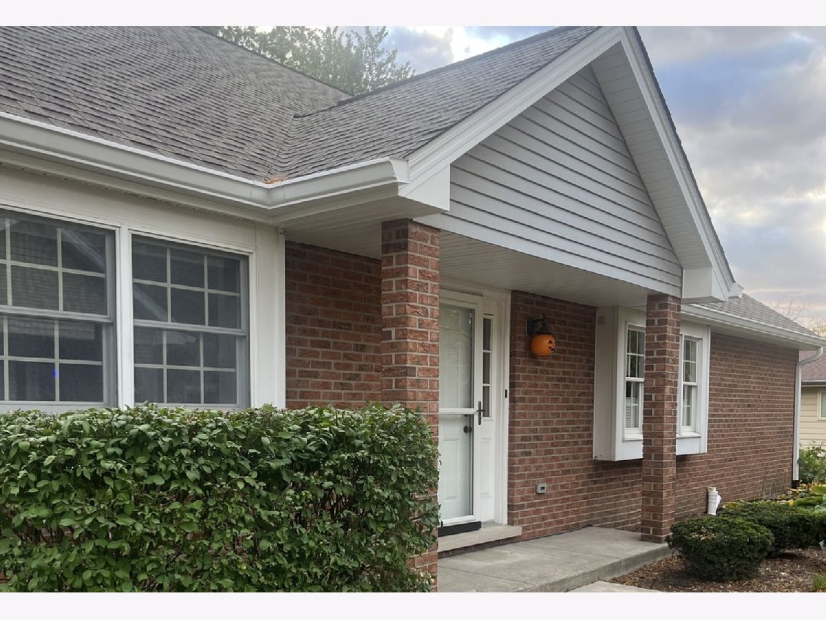 Townhomes Sold Water Tower Courts Darien Illinois, 8574 Pearson