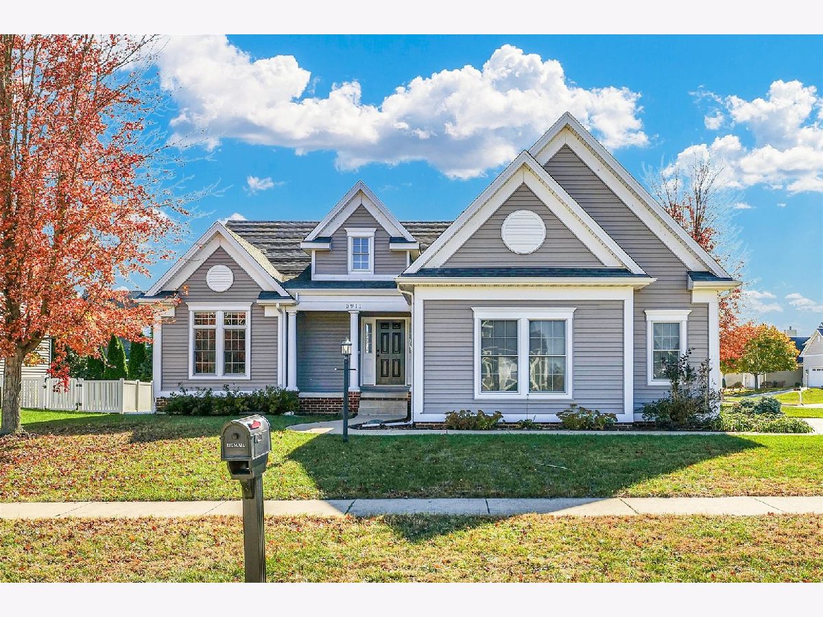 Homes & Condominiums Sold Boulder Ridge Champaign Illinois, 3911 Boulder Ridge