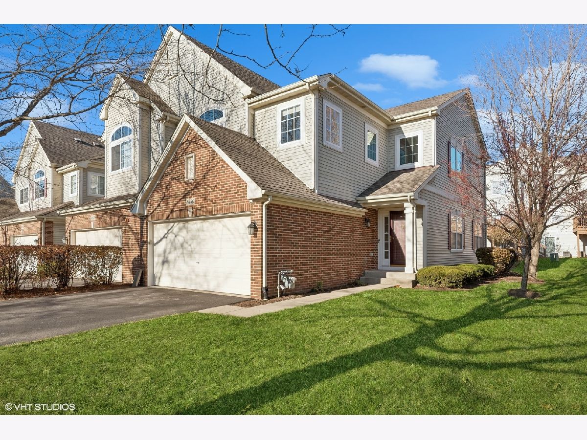 Townhomes & Condos Sold Canterbury Fields Hoffman Estates Illinois, 6050 Delaney